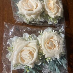 Boutonnière & Corsage Sets – Never Used
